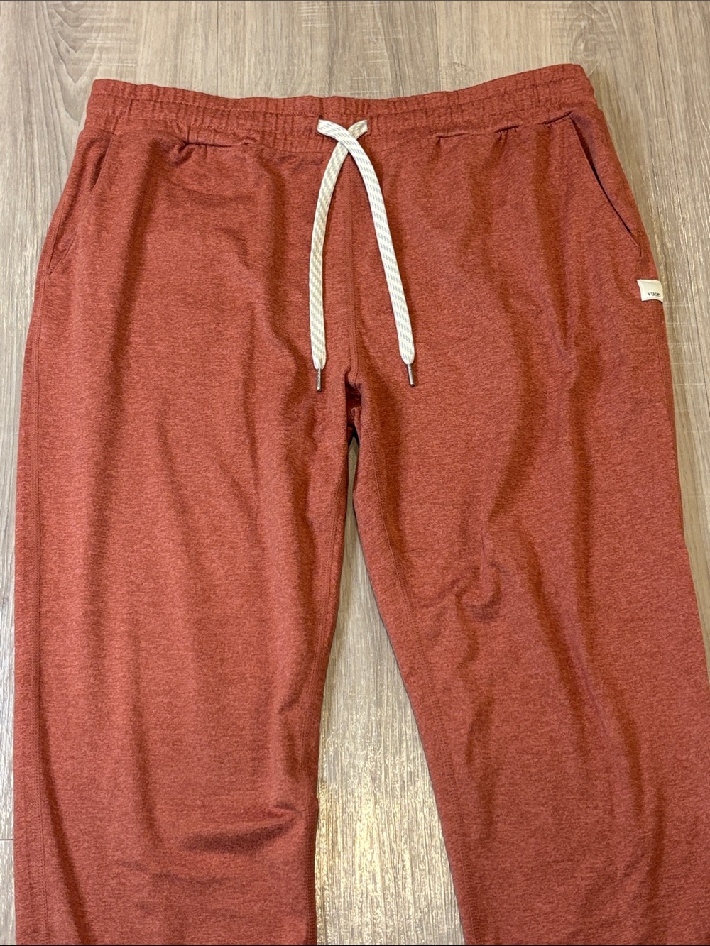 Vuori Performance Jogger Size Medium Dreamknit Tapered Leg - Picture 4 of 14